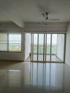 3 BHK + Extra Room Apartment For Rent in Kolte Patil Life Republic