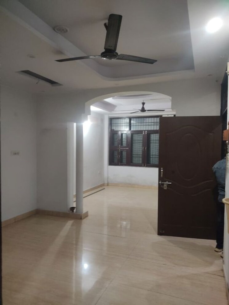 undefined, shakti khand iv 2 Bedroom 1050 Sq.Ft. Builder Floor In Shakti Khand iv Ghaziabad 9809390