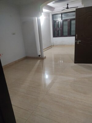 Room in 2 BHK Builder Floor at Shakti Khand iv – for Rent
