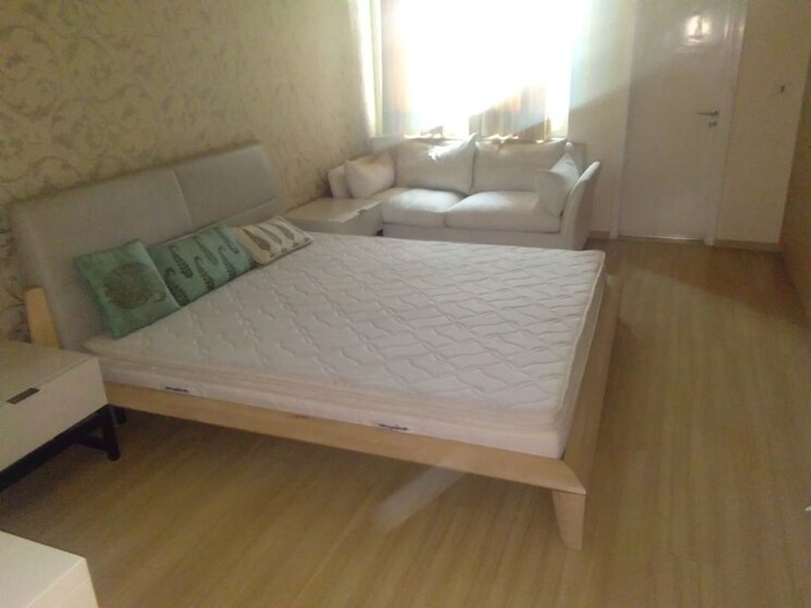 Bedroom, dlf-the-belaire 4 Bedroom 4200 Sq.Ft. Apartment In Sector 54 Gurgaon 9809312