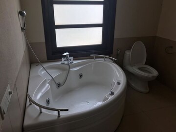 Bathroom in 4 BHK Apartment at DLF The Belaire, Sector 54 – for Rent