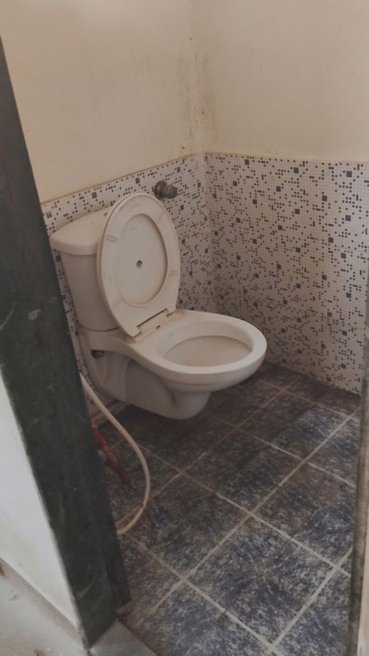 Bathroom, megh-malhar-co-op-housing-society 1 Bedroom 450 Sq.Ft. Apartment In Ghansoli Navi Mumbai 9809400