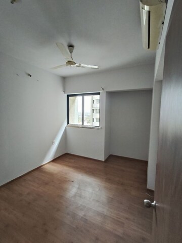 Room in 2.5 BHK Apartment at Lodha Palava Urbano D And E, Dombivli East – for Rent