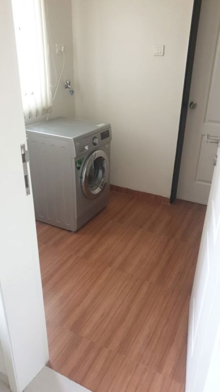 Bathroom, kolte-patil-24k-glitterati 3.5 Bedroom 1750 Sq.Ft. Apartment In Pimple Nilakh Pune 9809440