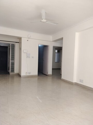 Room in 2 BHK Apartment at Vasant Kunj – for Rent