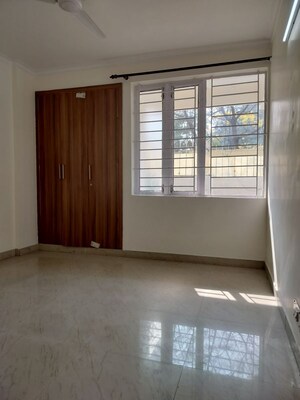 Room in 2.5 BHK Apartment at Vasant Kunj – for Sale