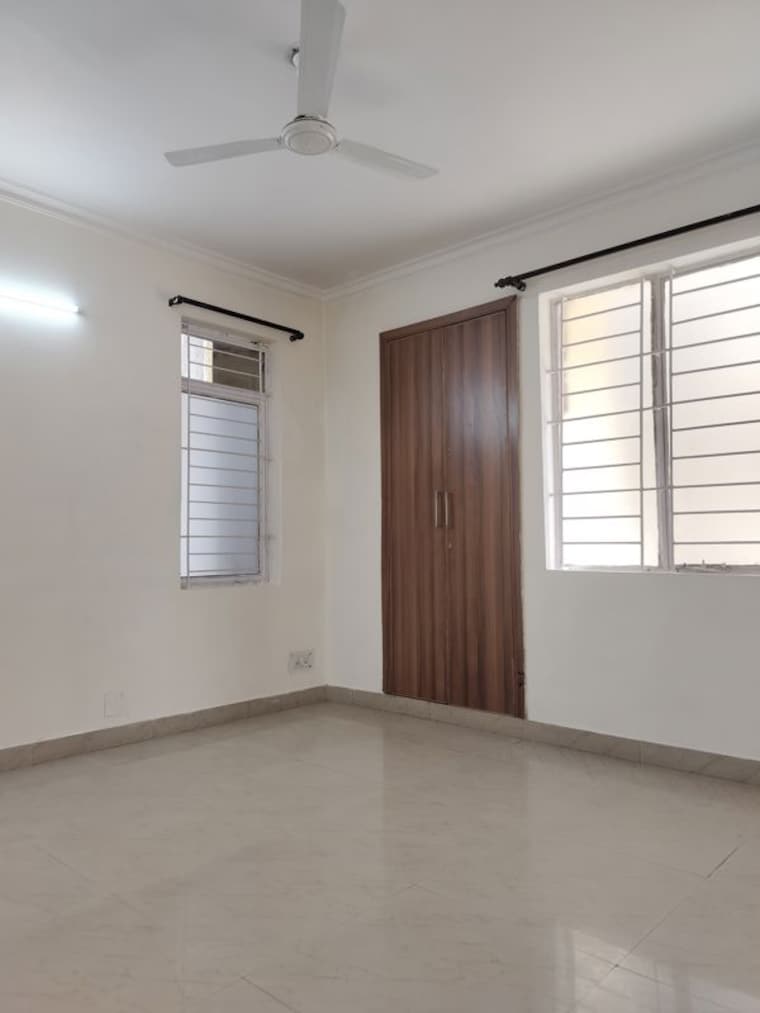 Room, vasant kunj 2.5 Bedroom 1200 Sq.Ft. Apartment In Vasant Kunj Delhi 9809475