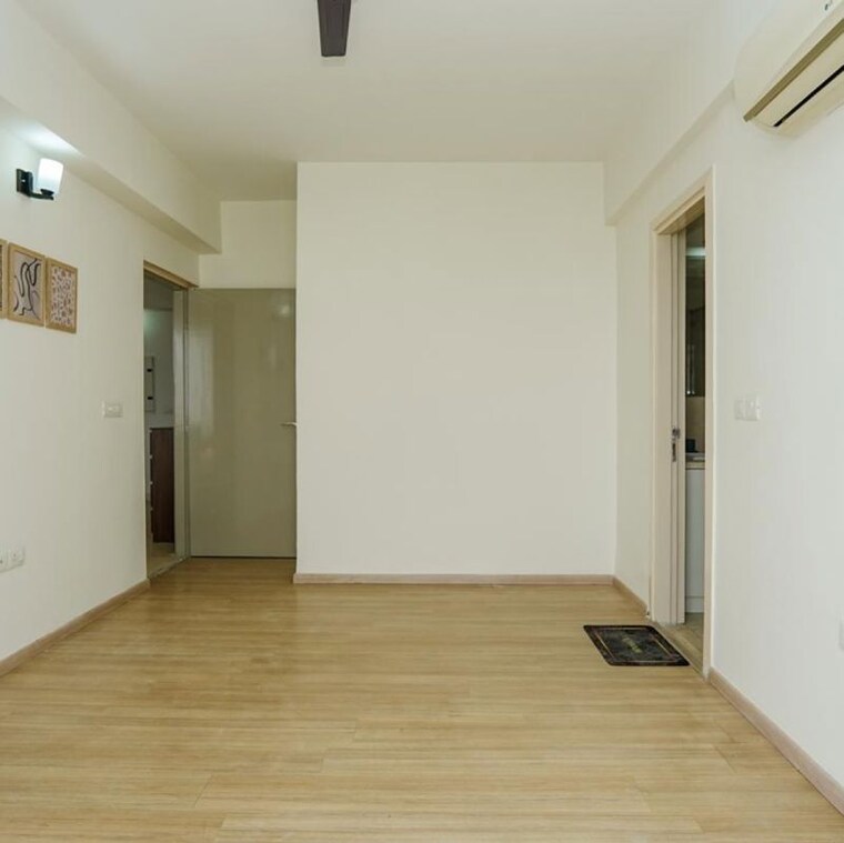 Room, dlf-regal-gardens 3 Bedroom 1818 Sq.Ft. Apartment In Sector 90 Gurgaon 9809487