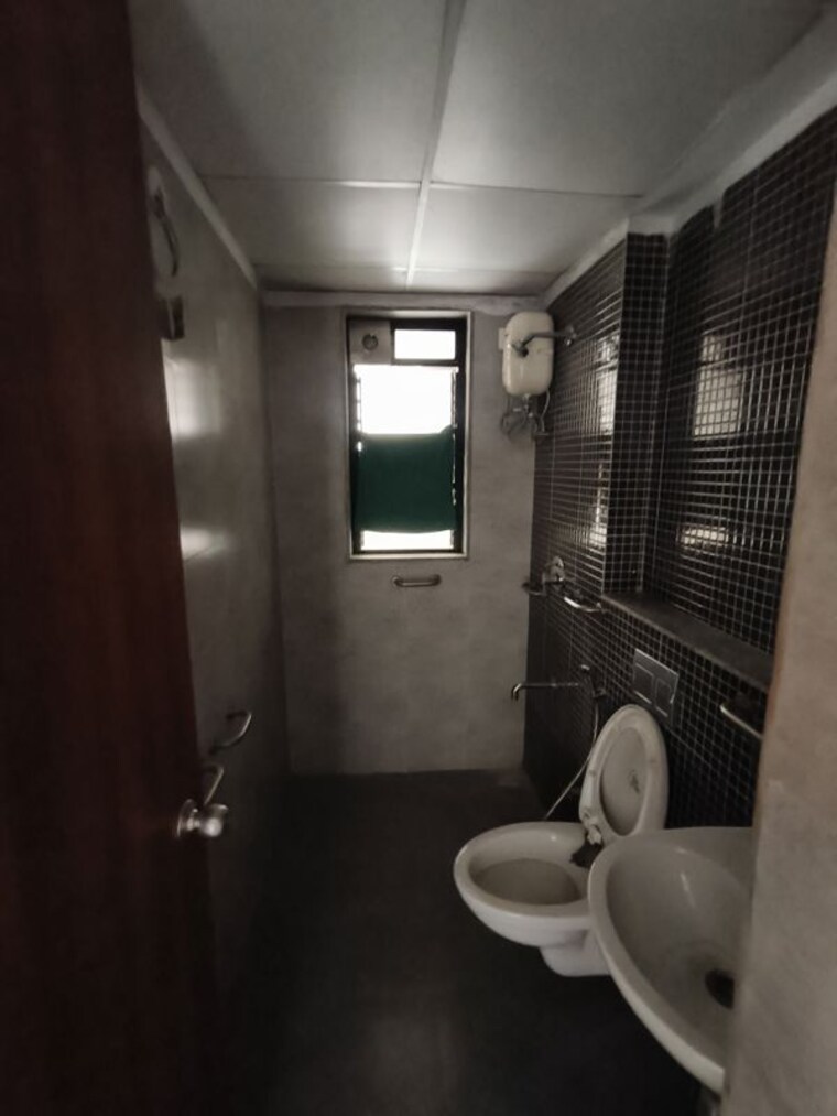 Bathroom, lodha-palava-urbano-g-and-h 2.5 Bedroom 738 Sq.Ft. Apartment In Dombivli East Thane 9809499