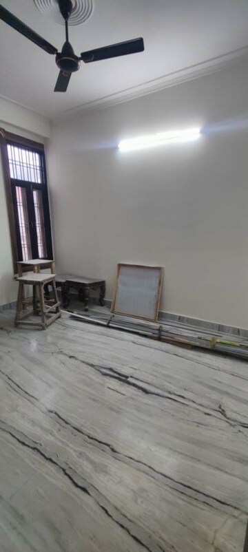 Room in 3 BHK Builder Floor at Green Fields Colony – for Sale