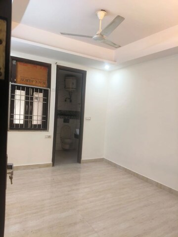 Room in 3 BHK Builder Floor at Saket – for Rent
