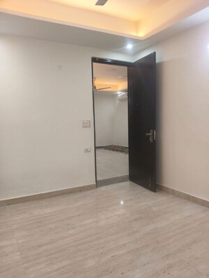 Room in 3 BHK Builder Floor at Saket – for Rent