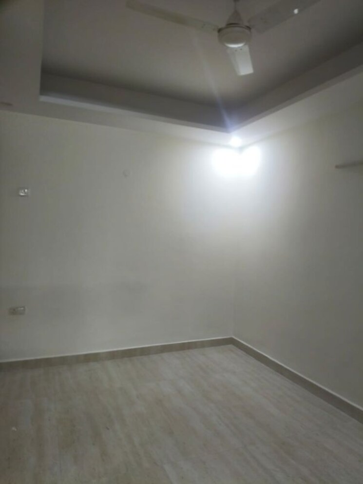 Room, saket 3 Bedroom 1400 Sq.Ft. Builder Floor In Saket Delhi 9809520