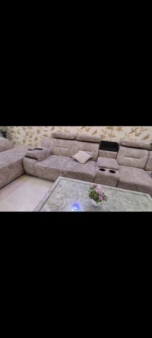 Bedroom in 5 BHK Villa at Ratan Khand – for Sale