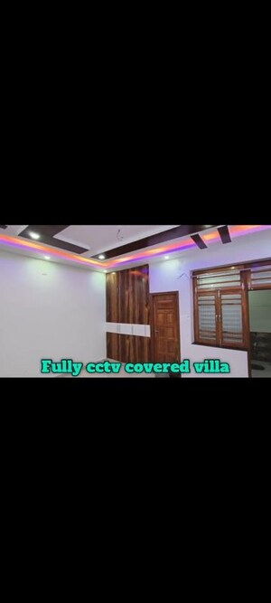 Bedroom in 5 BHK Villa at Ratan Khand – for Sale