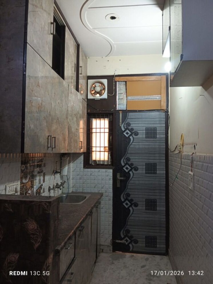 Kitchen, rohini sector 25 1 Bedroom 400 Sq.Ft. Builder Floor In Rohini Sector 25 Delhi 9809535