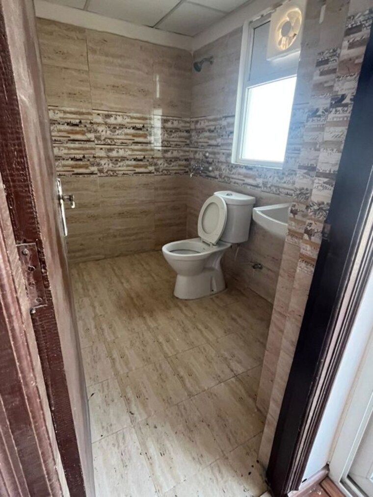 Bathroom, amrapali-golf-homes 3 Bedroom 1595 Sq.Ft. Apartment In Sector 4 Greater Noida Greater Noida 9809567