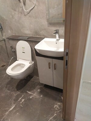 Bathroom in 3.5 BHK Apartment at M3M Skywalk, Sector 74 – for Rent