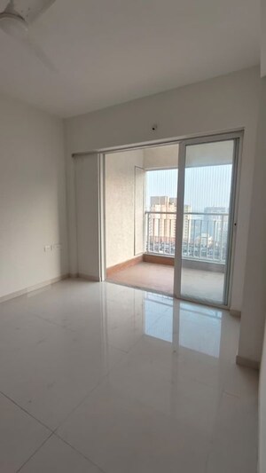 3 BHK Apartment For Rent in Lodha Amara, Kolshet Road