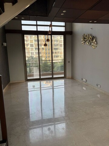 Room in 3.5 BHK Apartment at M3M Golf Estate, Sector 65 – for Rent