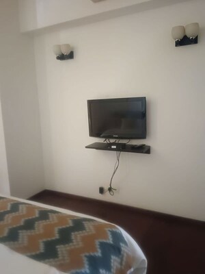 Furnished Amenities in 4 BHK Apartment at M3M Golf Estate, Sector 65 – for Rent