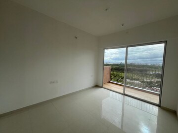 Room in 2 BHK Apartment at Godrej Boulevard, Manjari – for Rent