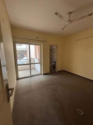 Room in 3 BHK Apartment at BPTP Park 81, Sector 81 – for Rent