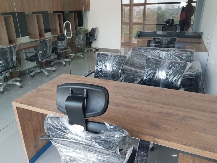 Team Area, thaltej Commercial Office Space 850 Sq.Ft. In Thaltej Ahmedabad 9809682