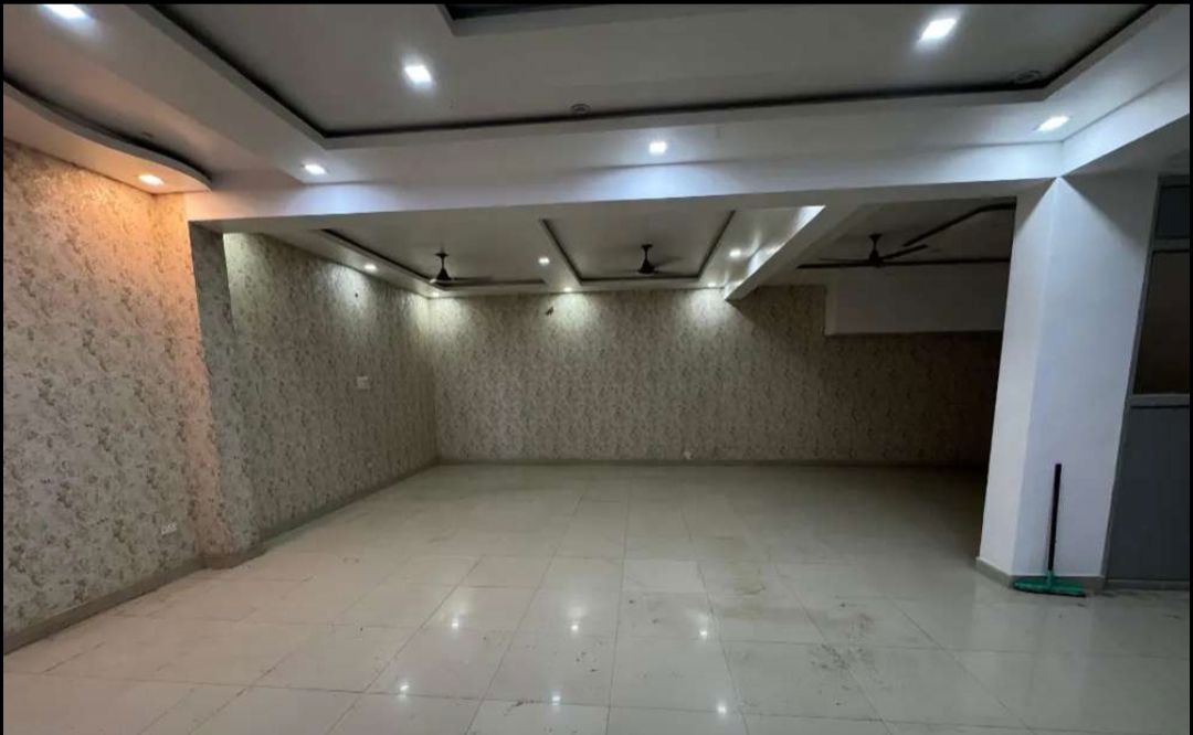 Office Space For Rent in Hazratganj
