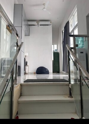  4 BHK Apartment at Khar West – for Rent