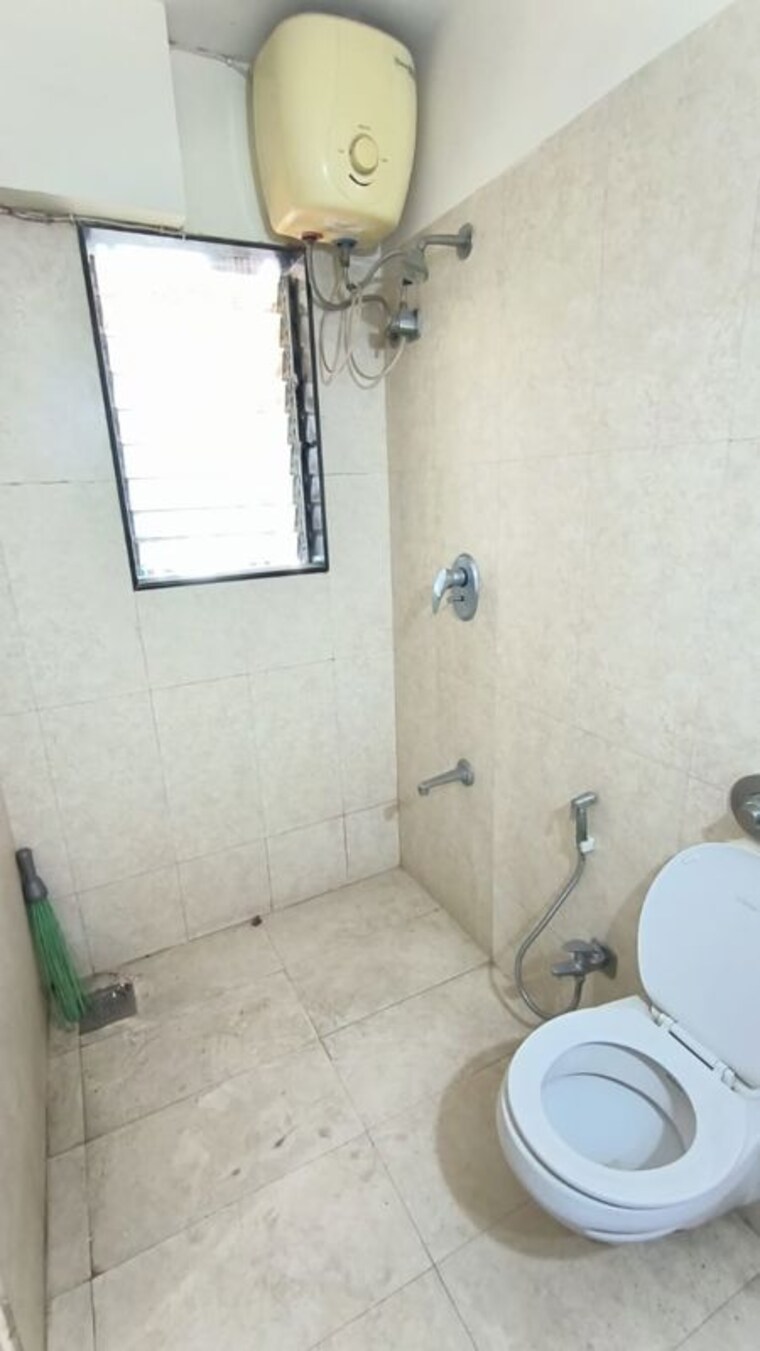 Bathroom, mermit-tower 2 Bedroom 900 Sq.Ft. Apartment In Lower Parel Mumbai 9809737