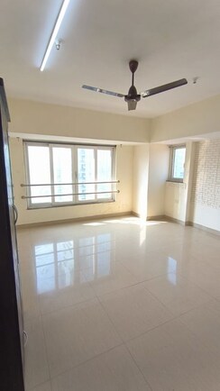 2 BHK Apartment For Rent in Mermit Tower