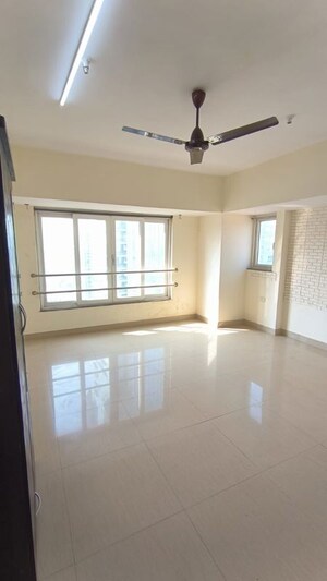 2 BHK Apartment For Rent in Mermit Tower, Lower Parel