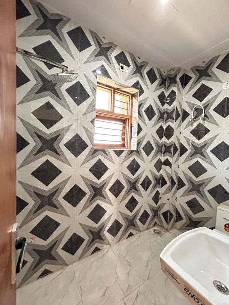 Bathroom, bptp-parklands 4 Bedroom 360 Sq.Yd. Builder Floor In Sector 76 Faridabad 9809742