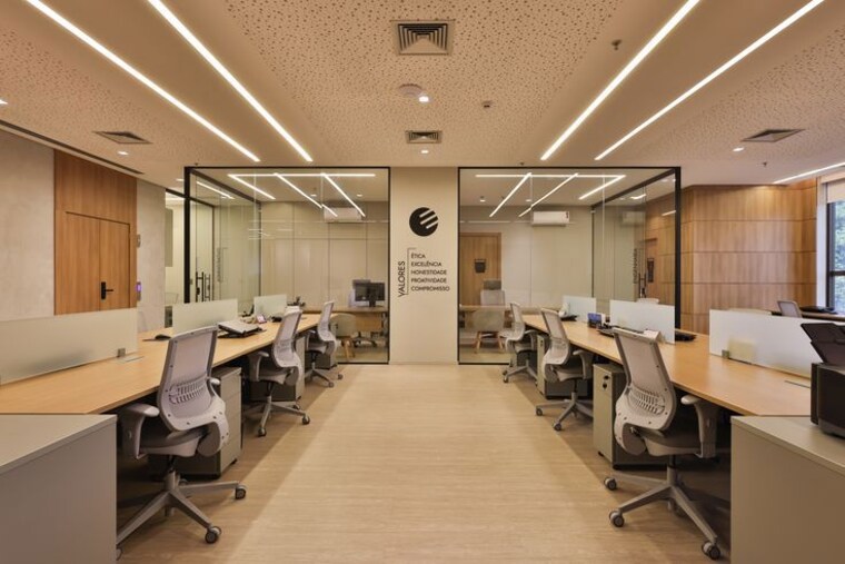 Gym, wagle industrial estate Commercial Office Space 1280 Sq.Ft. In Wagle Industrial Estate Thane 9809752