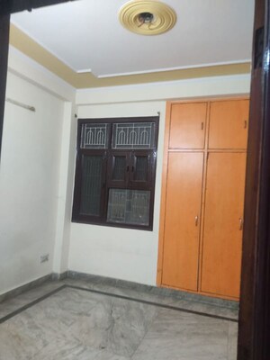 Room in 2 BHK Builder Floor at Niti Khand Iii – for Rent