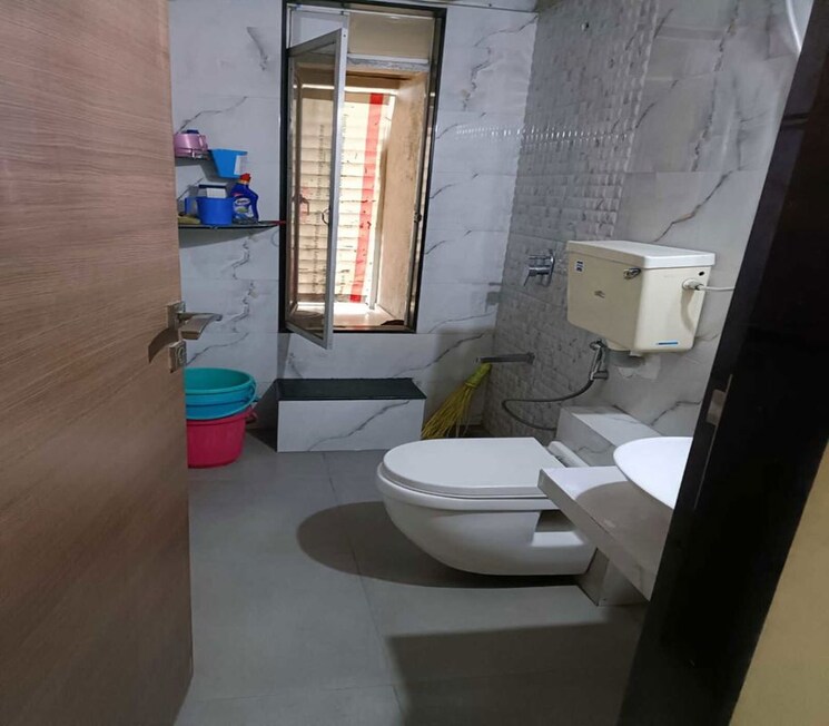Bathroom, matunga east 2 Bedroom 800 Sq.Ft. Apartment In Matunga East Mumbai 9809790