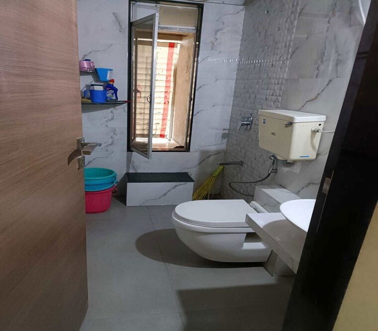 Bathroom, matunga east 2 Bedroom 800 Sq.Ft. Apartment In Matunga East Mumbai 9809790