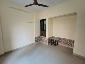 Room in 1 BHK Apartment at Highland Annex, Majiwada – for Sale