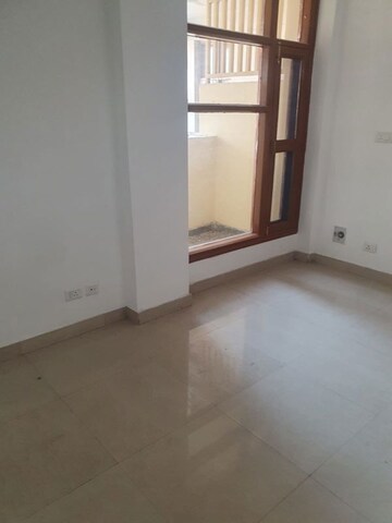 Room in 3 BHK Apartment at Sector 20 – for Sale