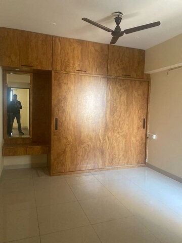 Room in 3 BHK Apartment at Nipania – for Rent