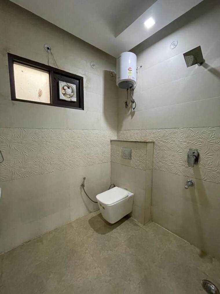 Bathroom, nirvana-courtyard 3 Bedroom 1600 Sq.Ft. Builder Floor In Sector 50 Gurgaon 9809872