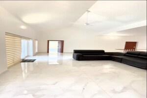 Room in 5 BHK Independent House at Chalakudy – for Sale