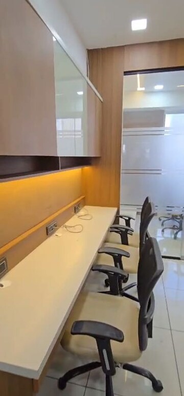  Office Space For Rent in Vejalpur
