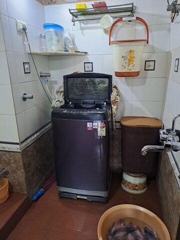 Team Area in 2 BHK Apartment at Unique Poonam Estate Cluster 2, Mira Road – for Rent