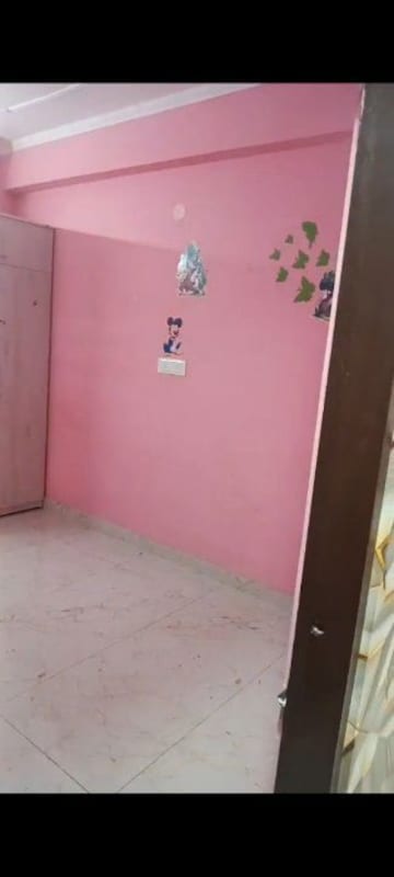 Room in 3 BHK Apartment at Mansarovar – for Rent