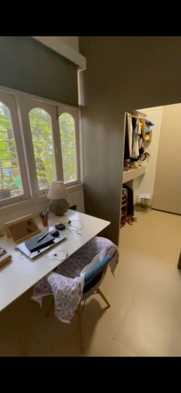 Study Room in 1 BHK Apartment at Khar West – for Rent