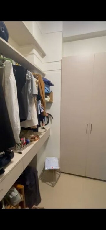 Furnished Amenities in 1 BHK Apartment at Khar West – for Rent