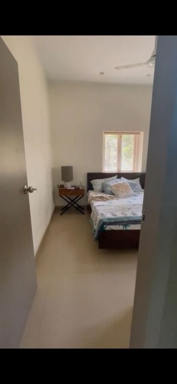 Bedroom in 1 BHK Apartment at Khar West – for Rent