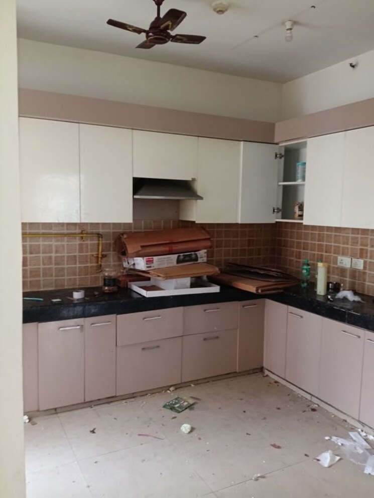 Kitchen, mahagun-mywoods 3 Bedroom 1545 Sq.Ft. Apartment In Sector 16c Greater Noida Greater Noida 9810052